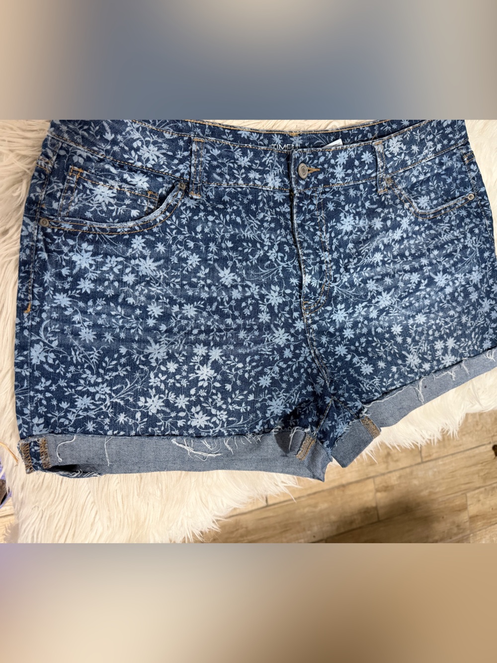 Time and Tru Blue Floral Boyfriend Denim Shorts Size 16